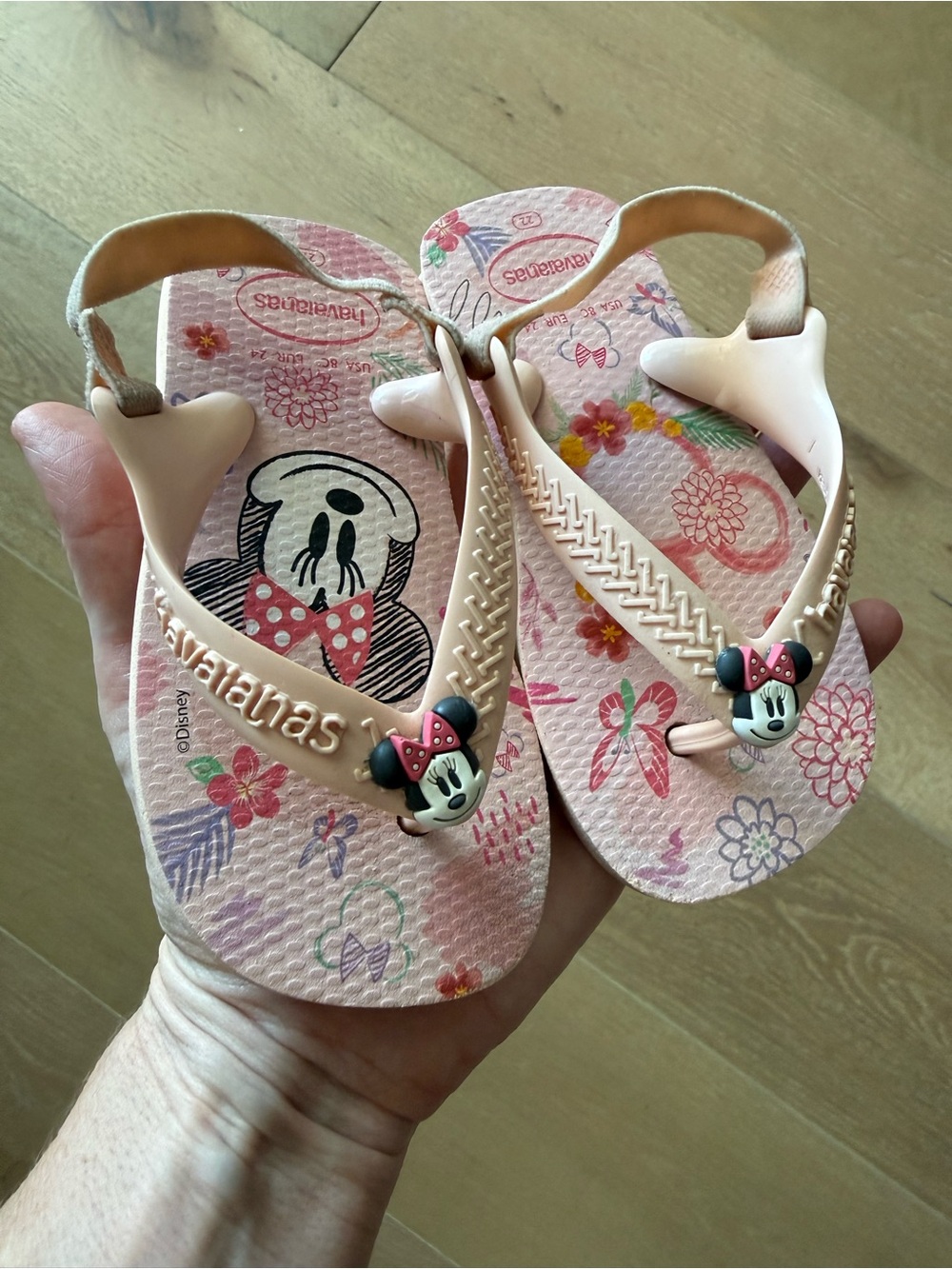 Minnie Mouse Havaianas size 8